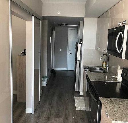 4th image of 308 Lester St #516