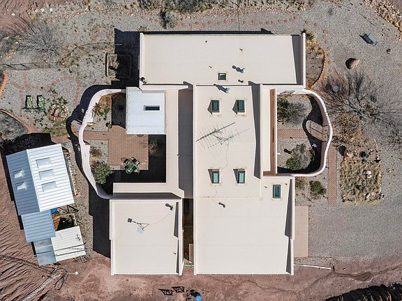 5th image of 100 Tower Ridge Rd