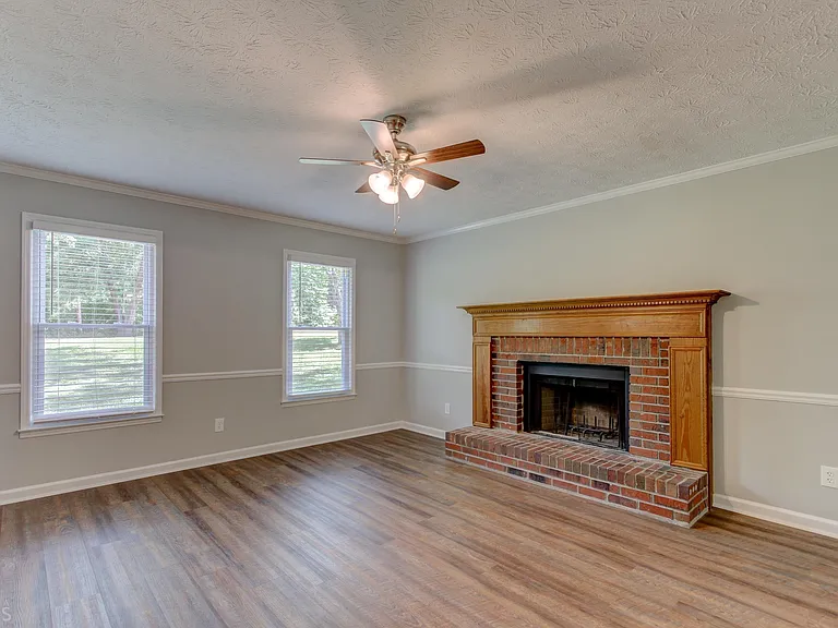 180 Fairfield Cir — Photo 11
