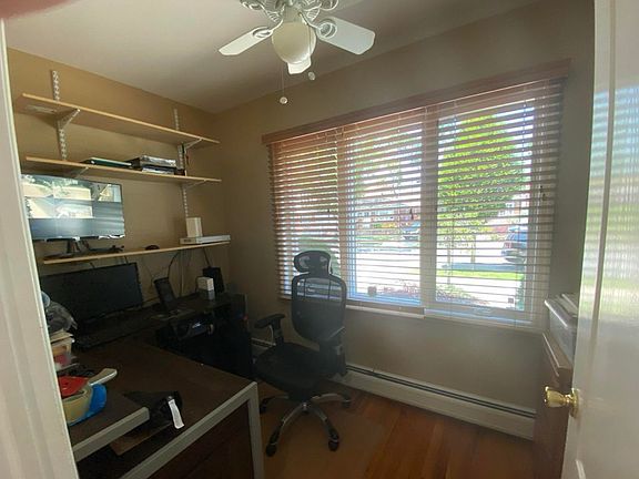 5th image of 386 Adelaide Ave #2