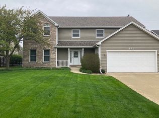 187 Wilcox Dr, Bartlett, IL 60103
