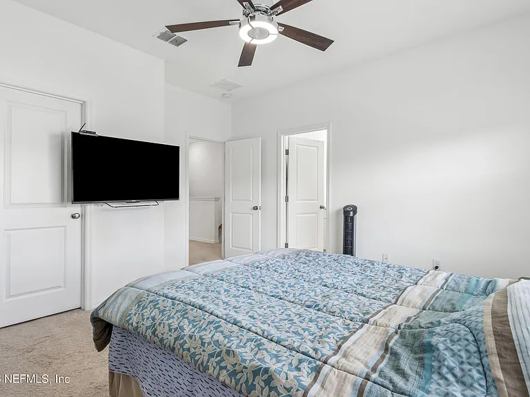 348 Anthony Dr — Photo 6