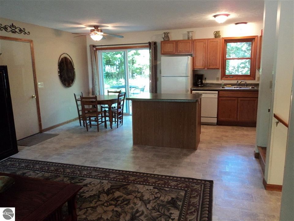 1st image of 1400 N Lake Dr