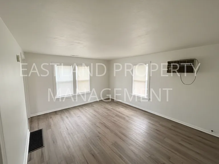823 Custer Dr — Photo 3