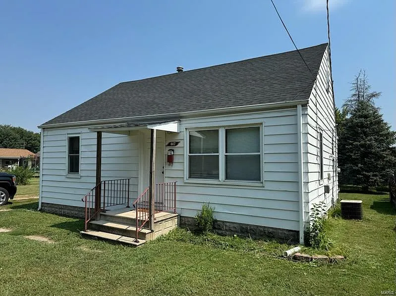 447 Sheridan St photo 1