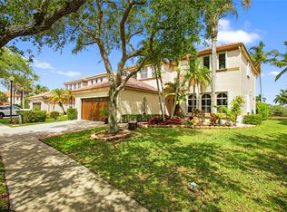372 Carrington Dr, Weston, FL 33326