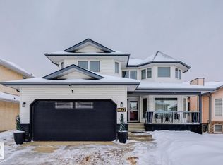 8617 158a Ave NW, Edmonton, AB