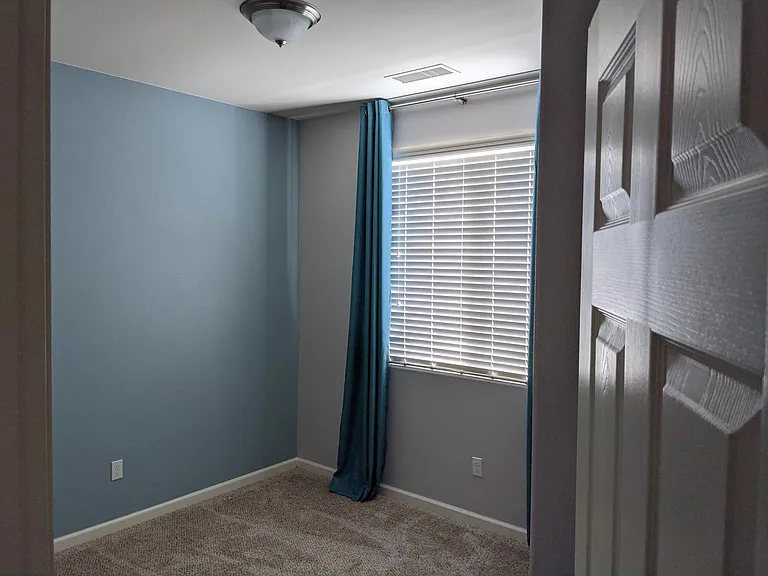 2216 Lombard Ln — Photo 11