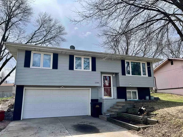 2305 Clearfield Dr, Norfolk, NE 68701