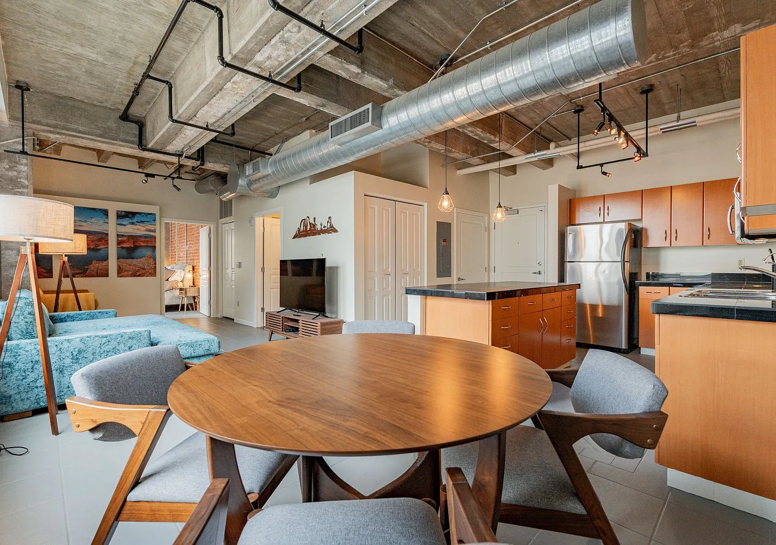Historic Downtown Phoenix Gem Fully Furnished 1-Bedroom Apartment for Rent — Photo 4