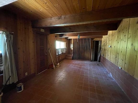 3rd image of 13300 Sierra Dr