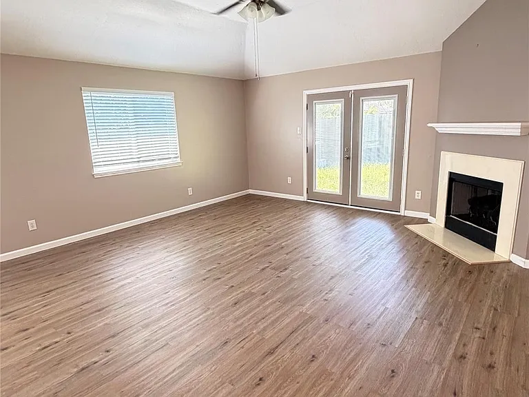 4817 Falcon Forest Dr — Photo 8