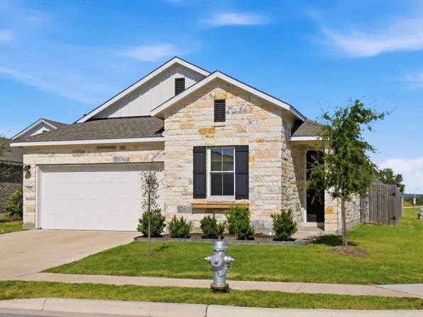 104 Ladolia Ln, San Marcos, TX 78666