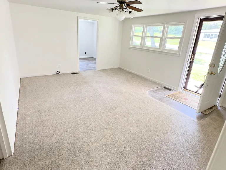 1376 Kings Church Rd — Photo 3