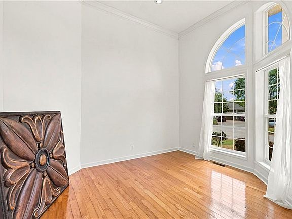5th image of 2518 SW Wintervalley Ct