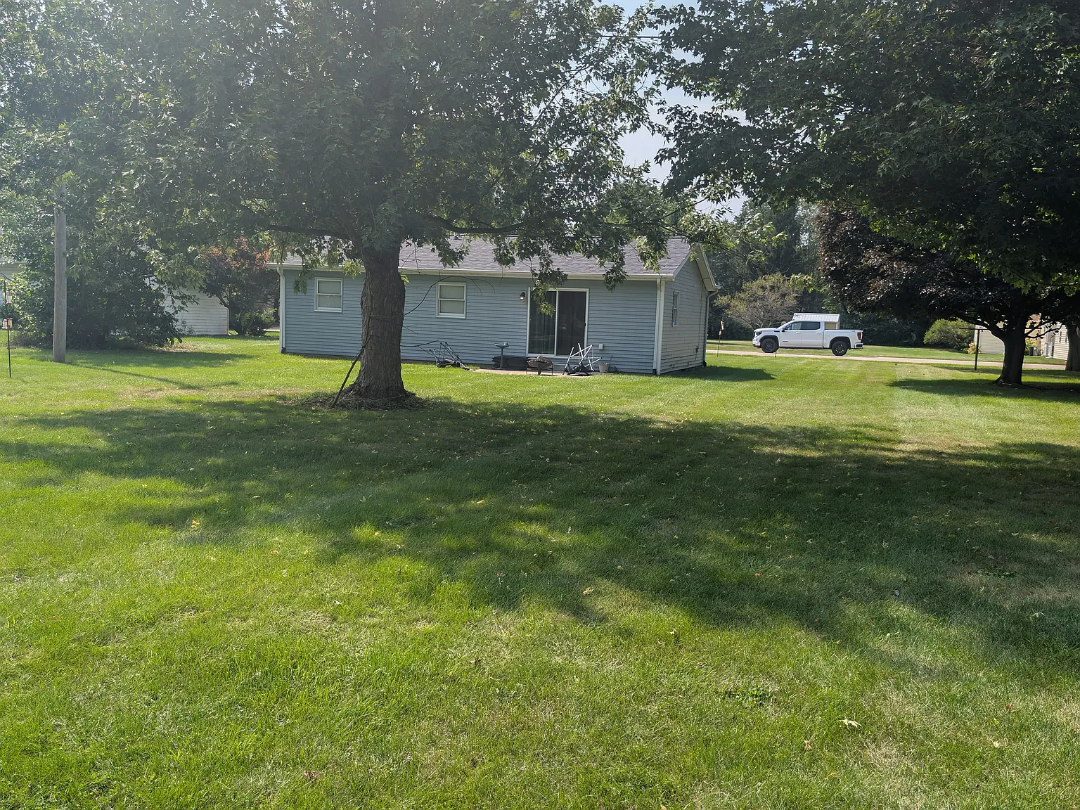 3 bed, 1000 sqft, $1,500 — Photo 3