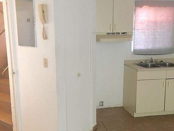 2nd image of 88 Talbot Rd E Unit 1