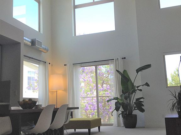2nd floor with furniture view