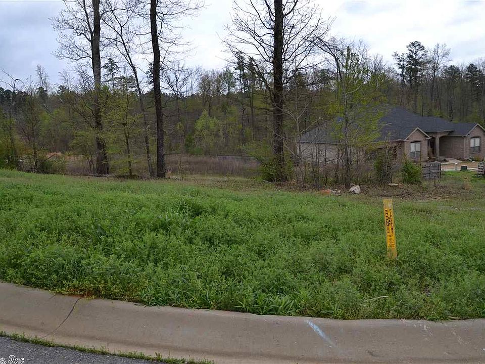 1st image of 28 Waters Edge Dr