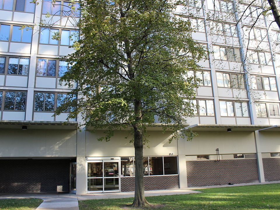 1st image of 4850 S Lake Park Ave APT 2204