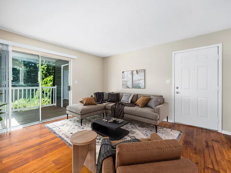 Lauren - 2 Bed / 1 Bath - 872 Sq.Ft.