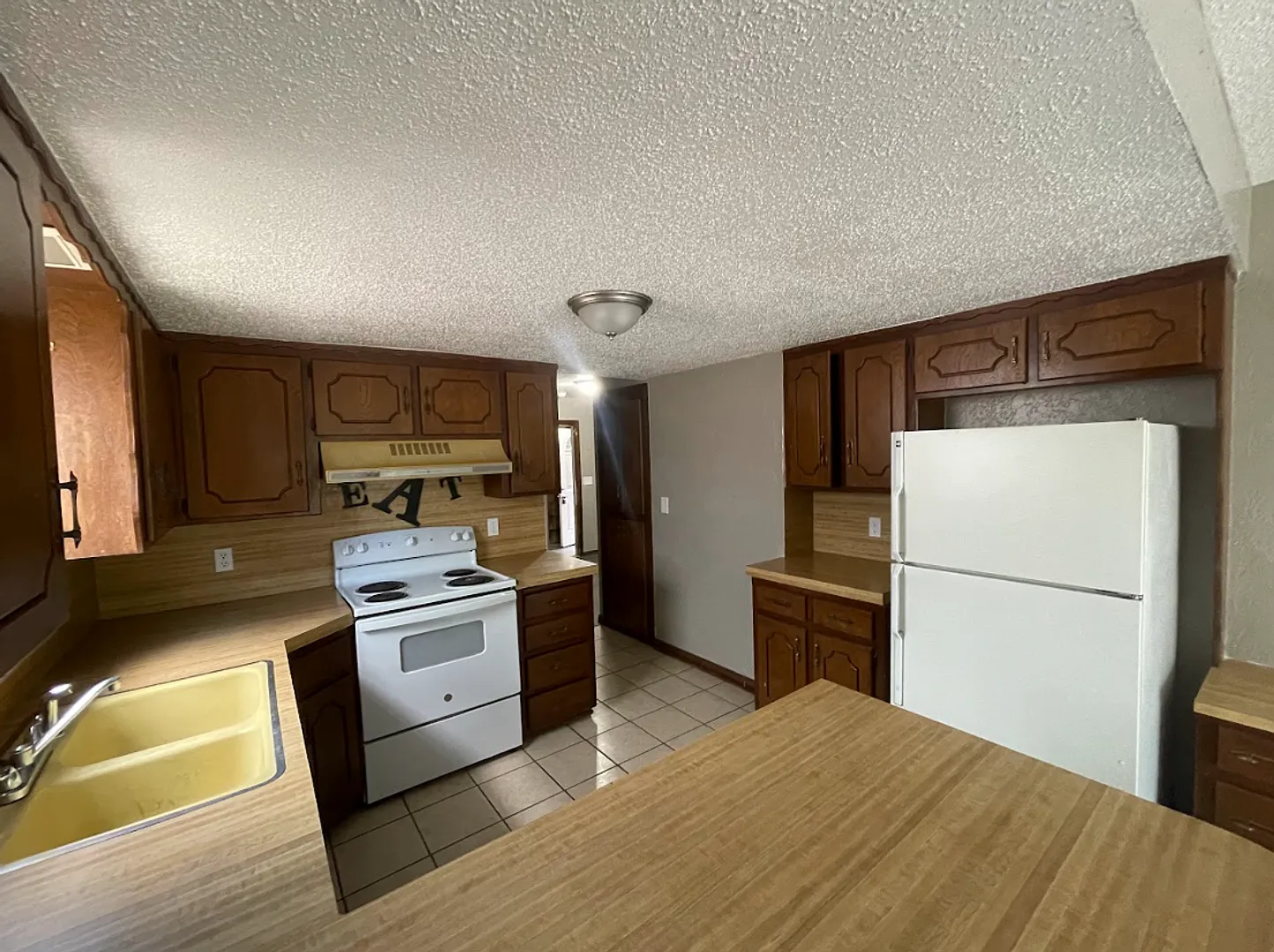 Charming 5 Bedroom House — Photo 2