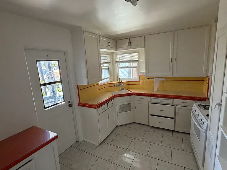 8429 La Mesa Blvd #1 — Photo 2