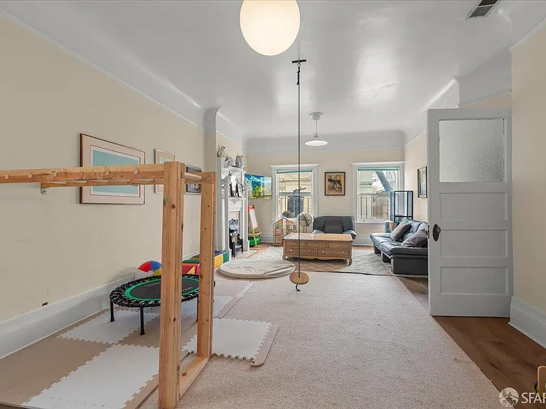 2275 California St #3 — Photo 5