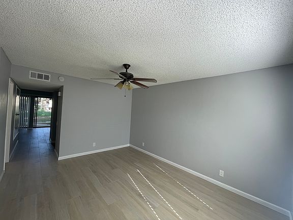 5th image of 82 Lakeview Cir