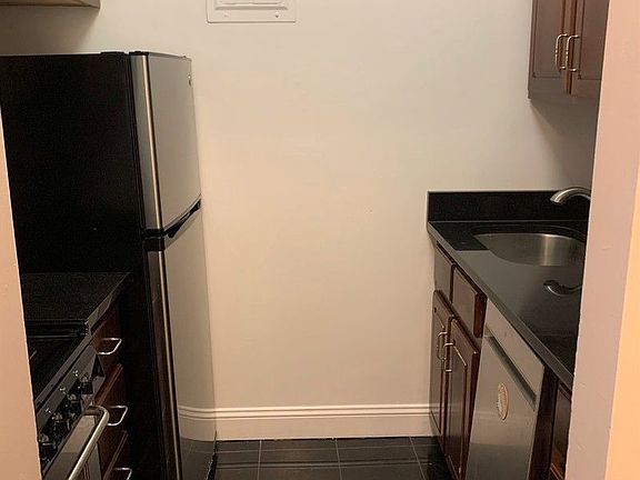 3rd image of 76 W 85th St APT 3B