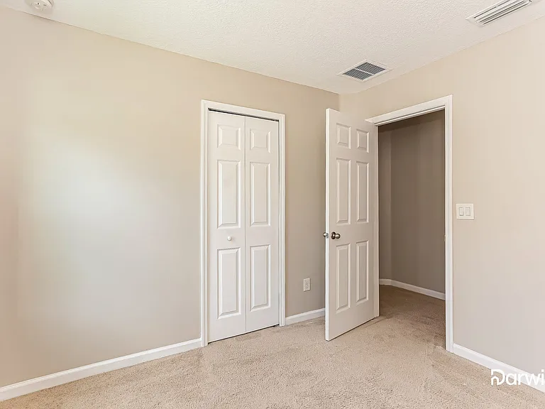 338 Vineyard Ln — Photo 10