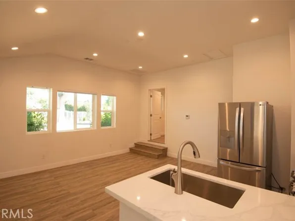 8803 Paso Robles Ave, Northridge, CA 91325