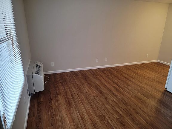 4th image of 105 Lemay Dr #10672771