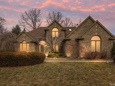 3731 Lake Forest Dr, Sterling Heights, MI, 48314