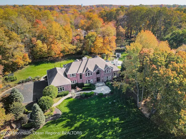 7 Champions Way, Manalapan, NJ 07726