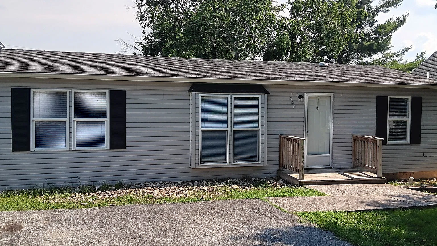 Christiansburg, 3 BR / 2 BA, Available November 15th — Photo 1