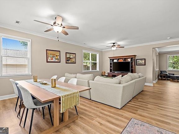 4th image of 166 Westminster Way