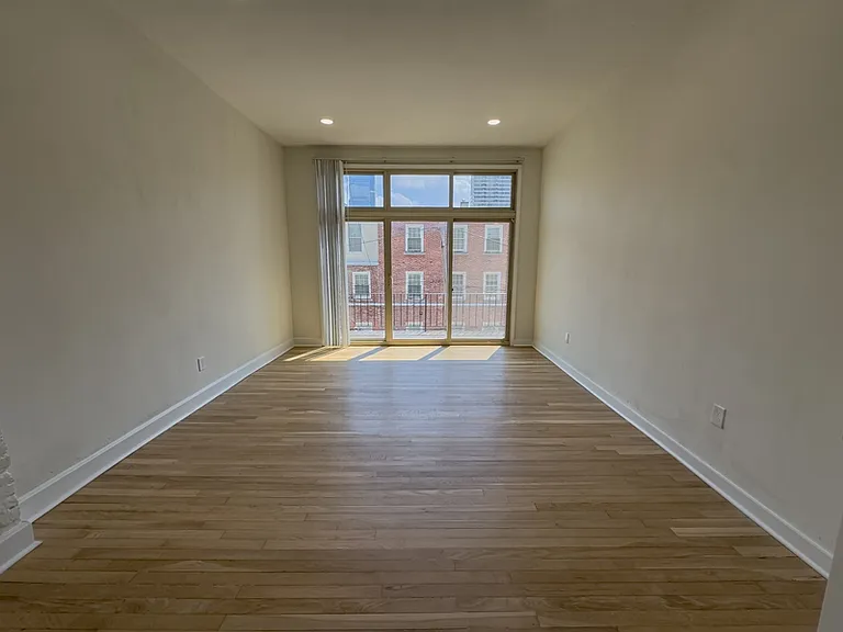 1936 Green St #2 — Photo 11