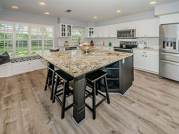 5th image of 13785 Oak Forest Blvd S