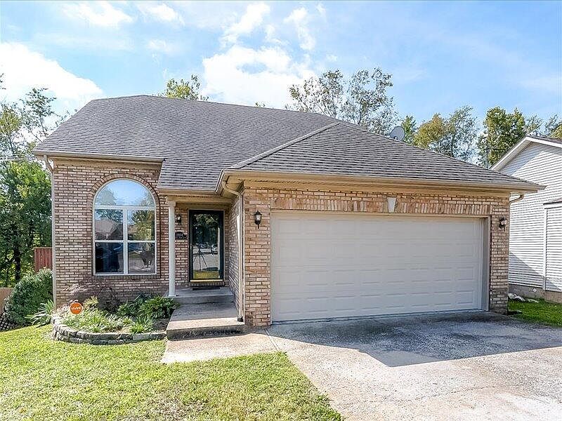 1st image of 2804 Gateway Park Ln