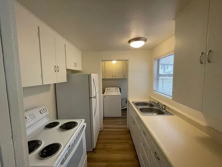 Vista Terrace — Photo 48