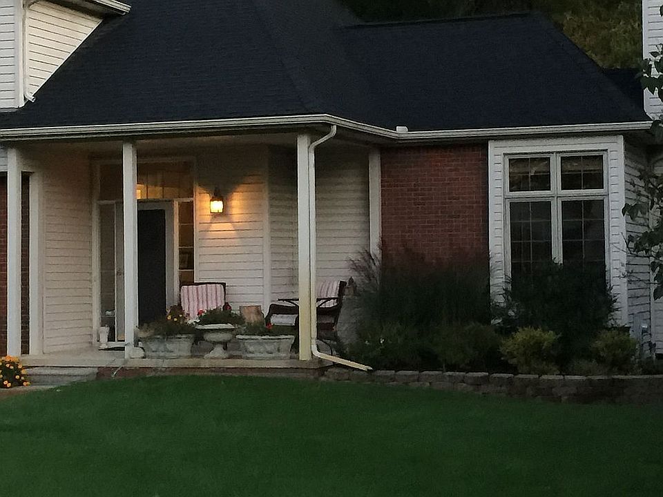2nd image of 60632 Russell Ln