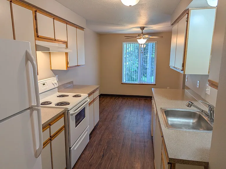 Silverwood Apartments — Photo 18