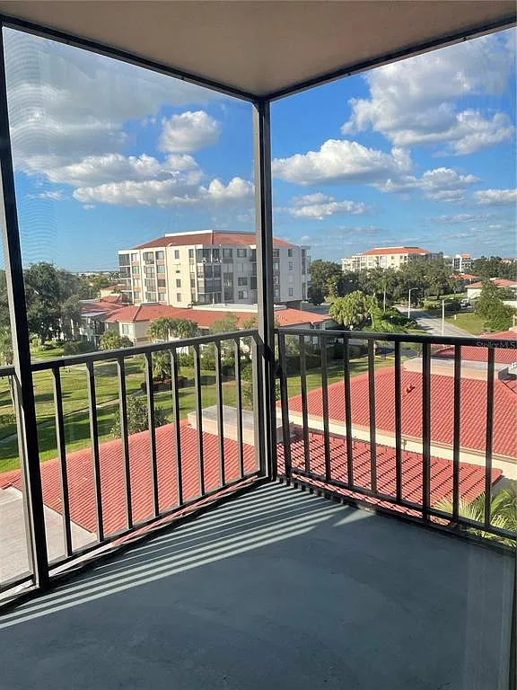 1 bed, 1.5 bath, 780 sqft, $1,890 — Photo 2