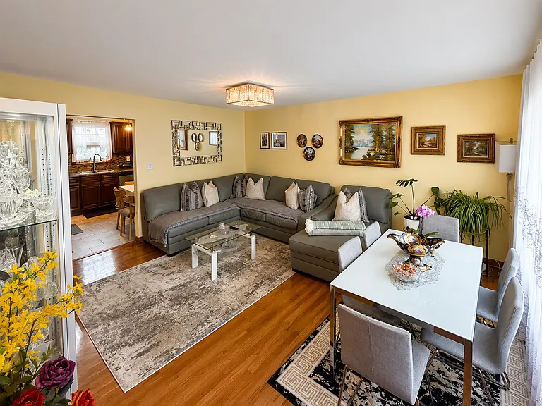 37 Irving Pl — Photo 8