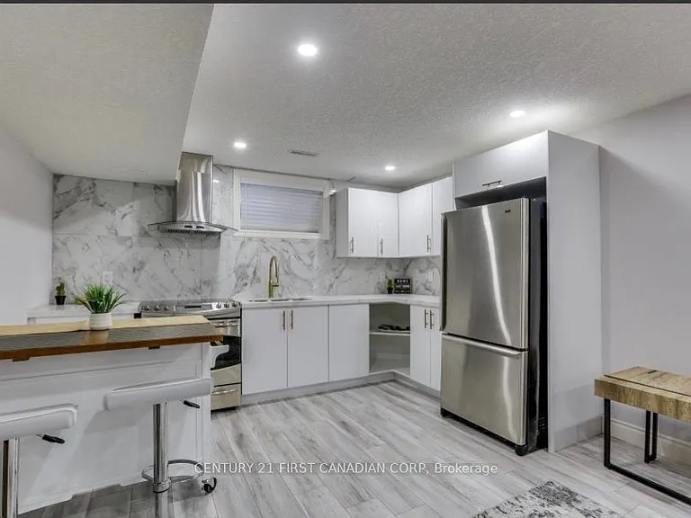 3194 Morgan Ave #LOWER — Photo 5