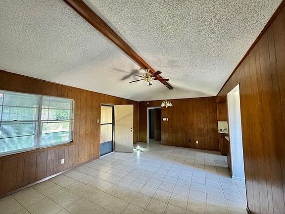 2nd image of 1905 Meadowbrook Dr