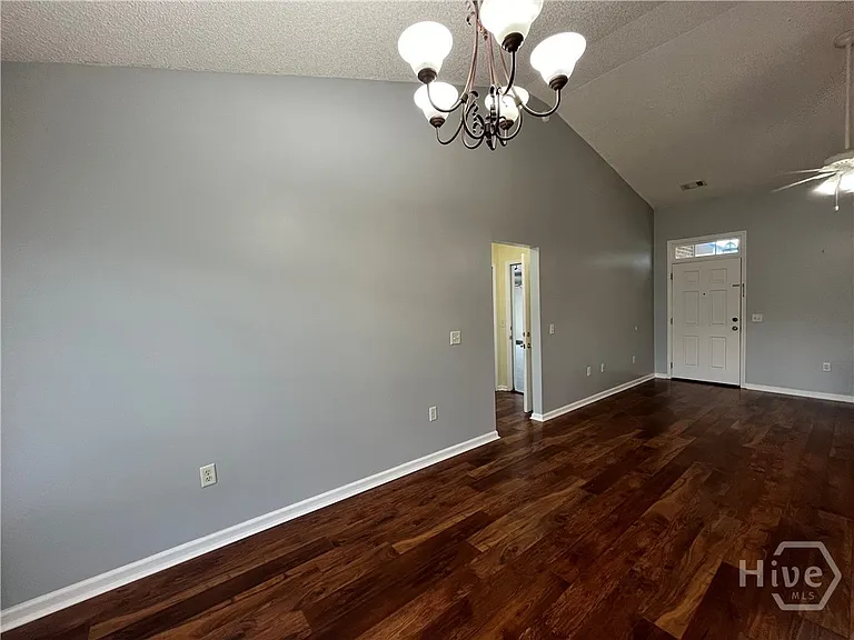 283 Lancaster Way — Photo 5