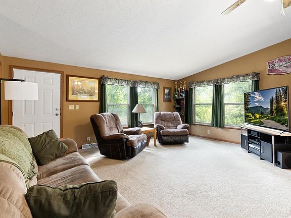 3rd image of 969 Dosh Rd