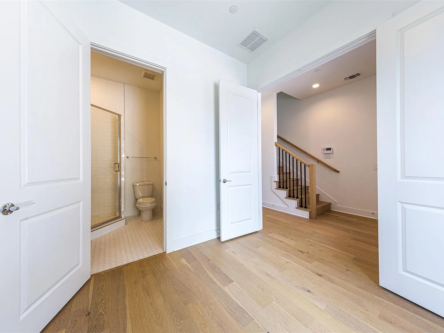 3 bed, 3.5 bath, 2338 sqft, $4,950 — Photo 4